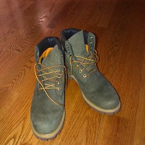 forest green timberlands